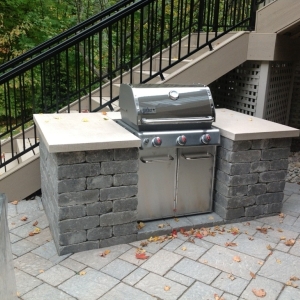 bbq and outdoor kitchen