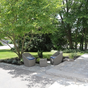 front yard patio from pavers